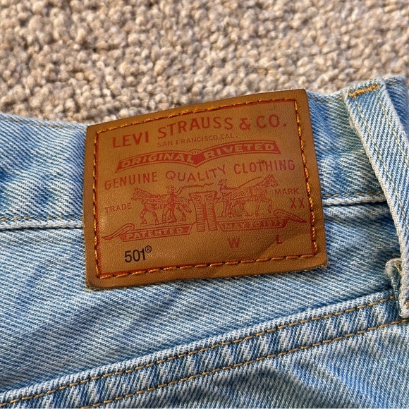 LEVI'S 501 Original Denim Cutoff Shorts Luxor Heat Button Fly Distressed Size 31 - Picture 7 of 12